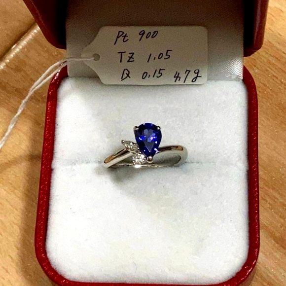 TANZANITE and DIAMOND RING IN PLATINUM900 SETTING - Picture 3 of 16